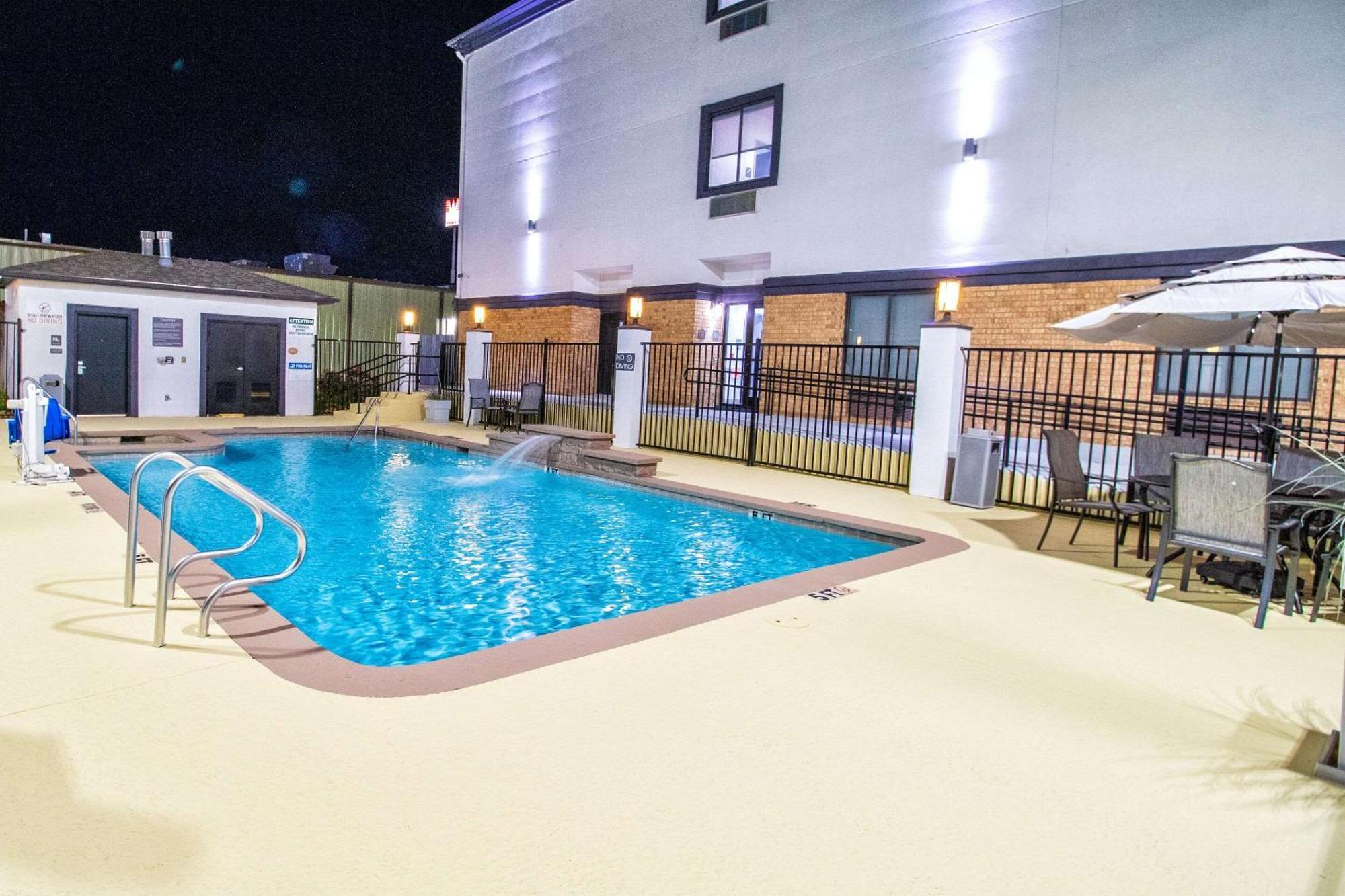 Best Western Plus Schulenburg Inn & Suites ภายนอก รูปภาพ