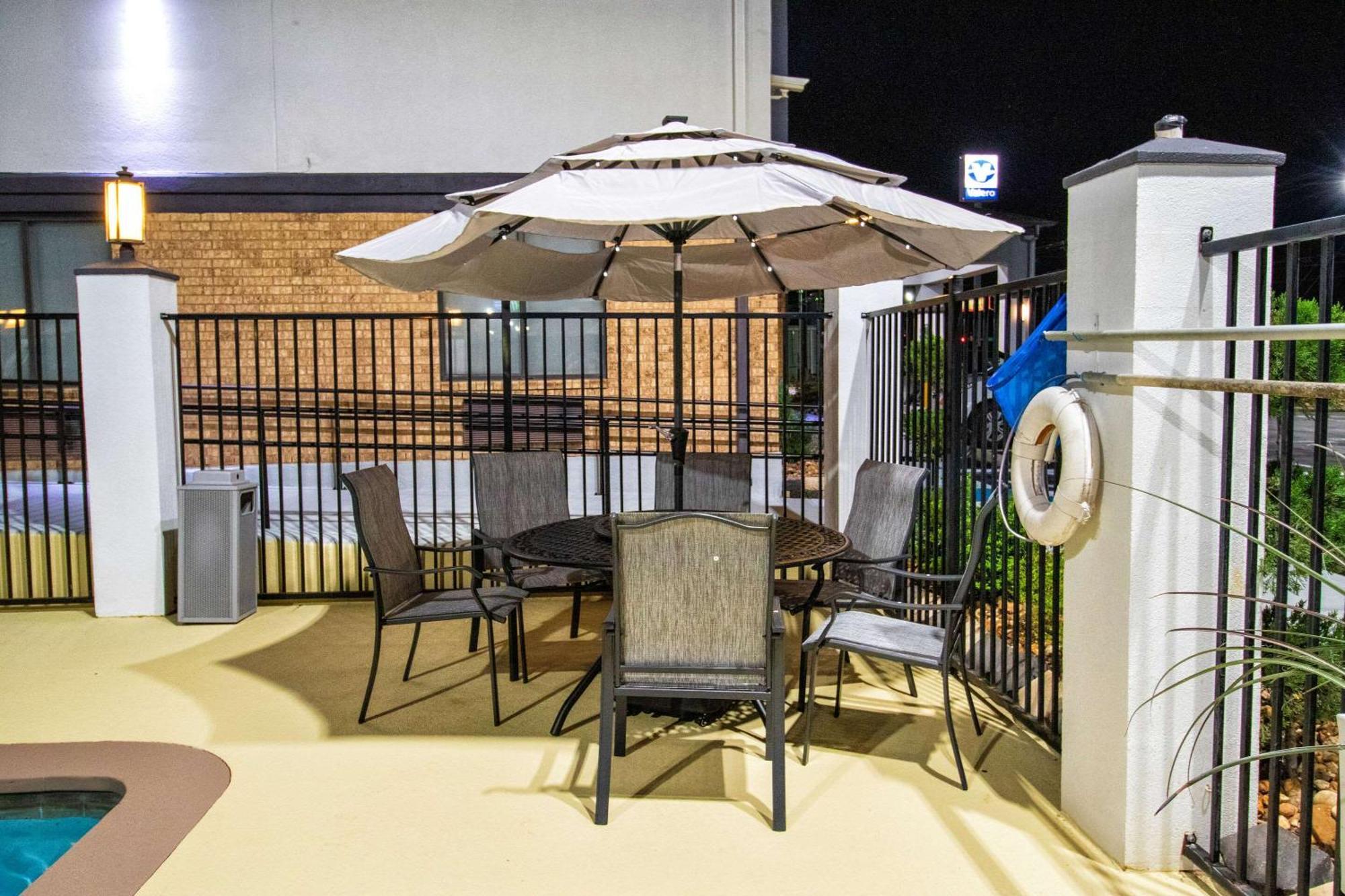 Best Western Plus Schulenburg Inn & Suites ภายนอก รูปภาพ