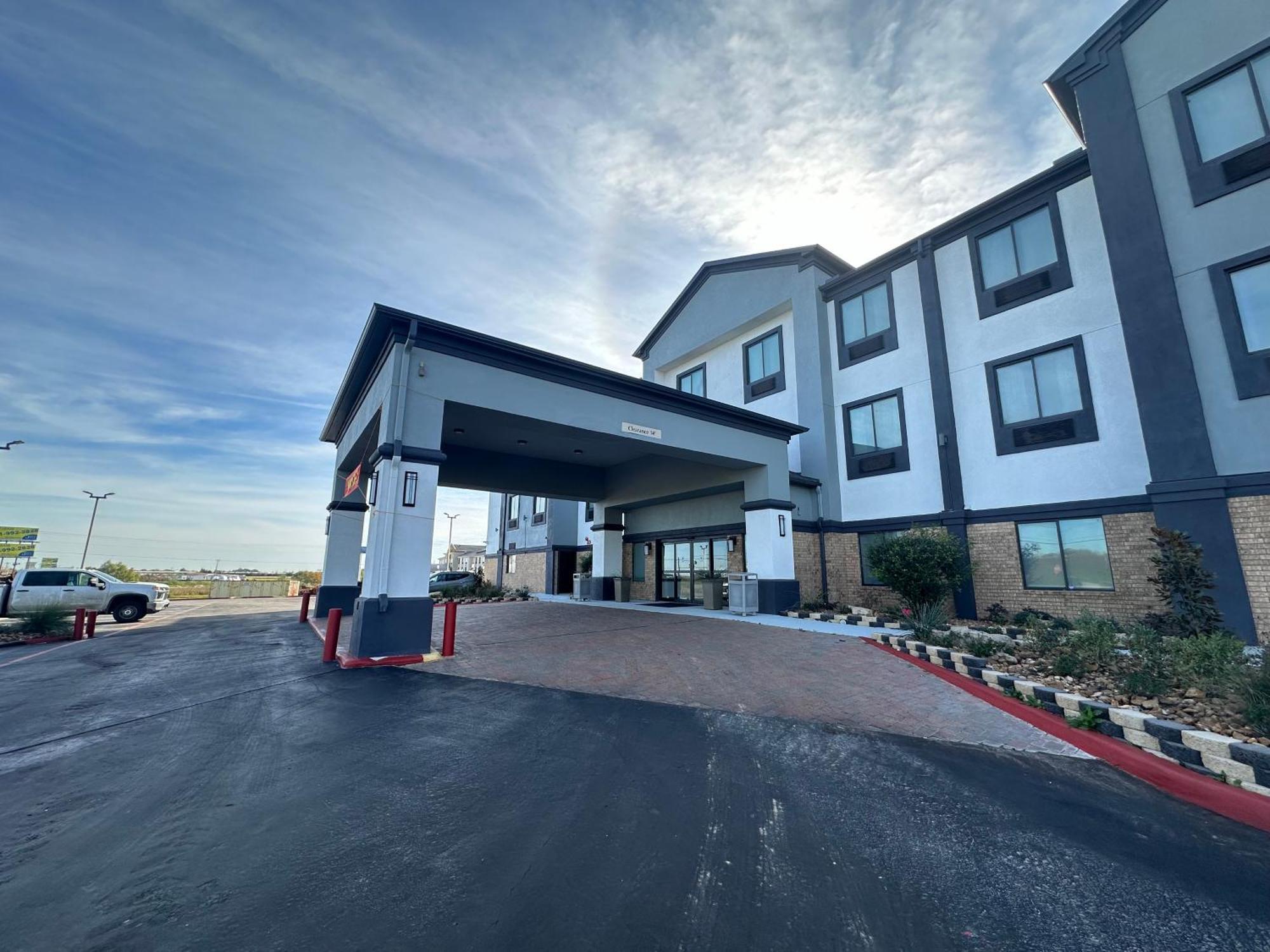Best Western Plus Schulenburg Inn & Suites ภายนอก รูปภาพ